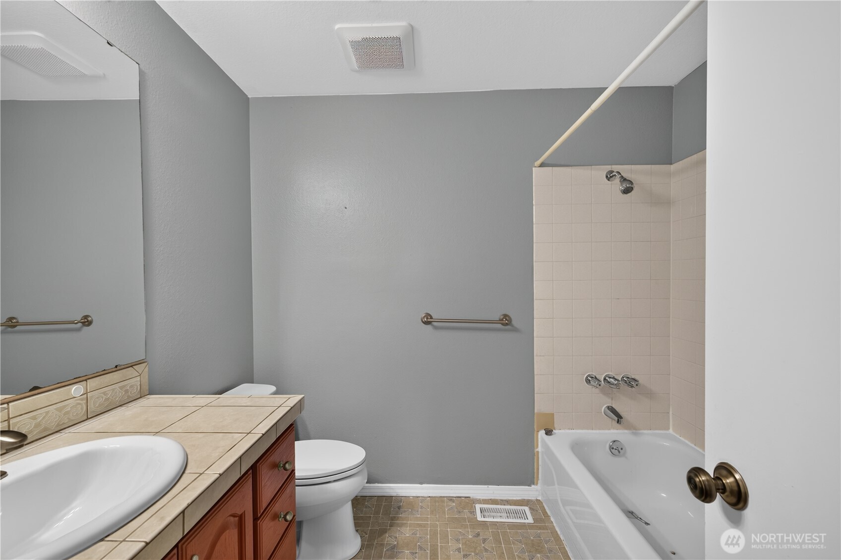 7825 Highland Drive Property Photo 12