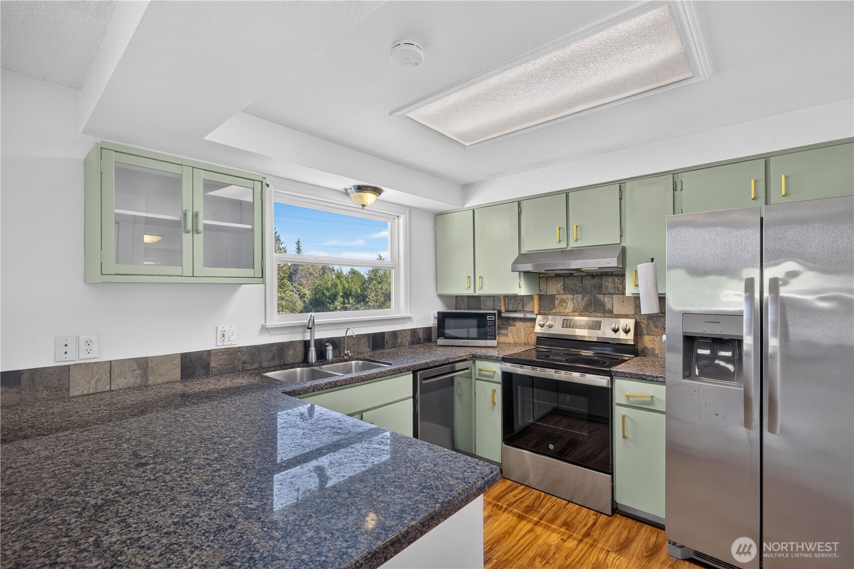 7825 Highland Drive Property Photo 14