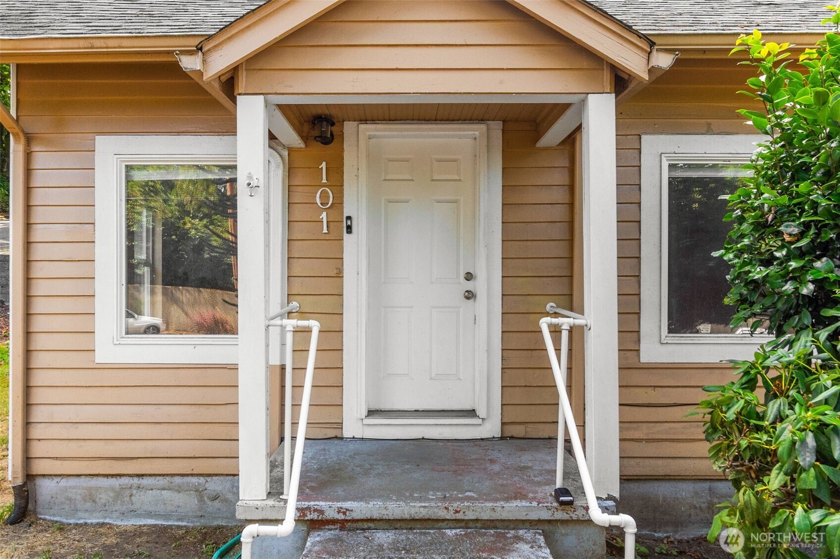 101 2nd Avenue Property Photo 3