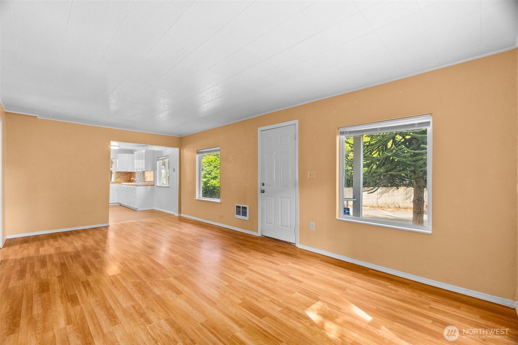 101 2nd Avenue Property Photo 6