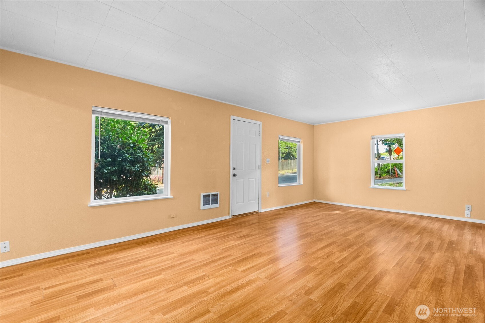101 2nd Avenue Property Photo 8