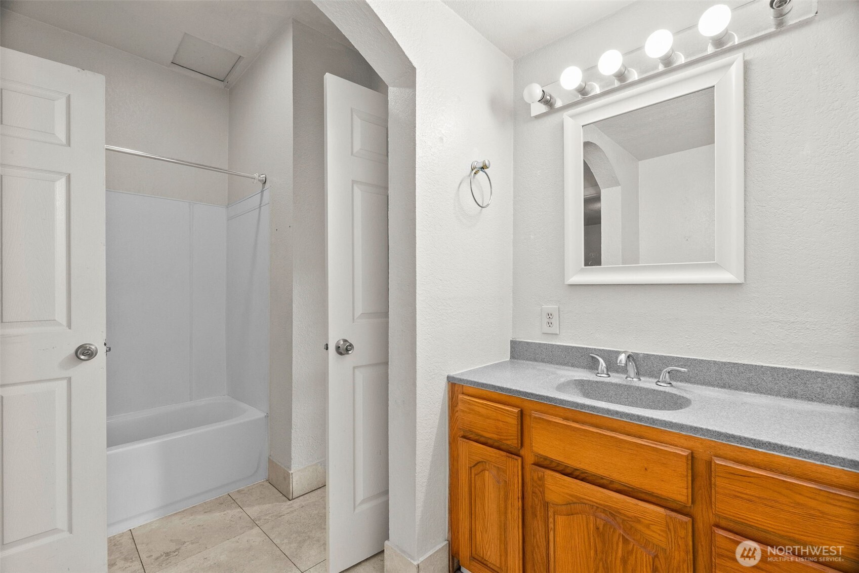 101 2nd Avenue Property Photo 14