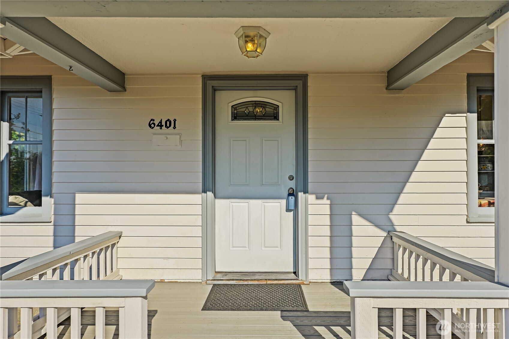 6401 S Clement Avenue Property Photo 3