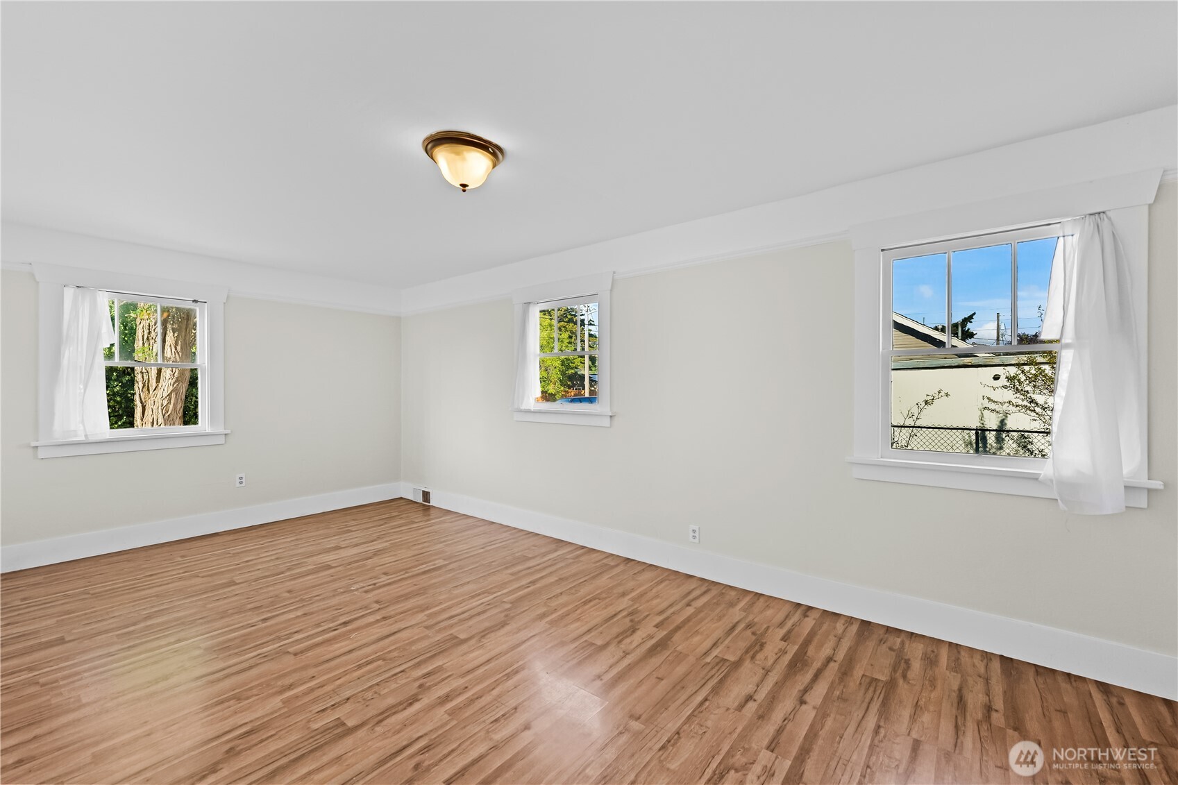 6401 S Clement Avenue Property Photo 22