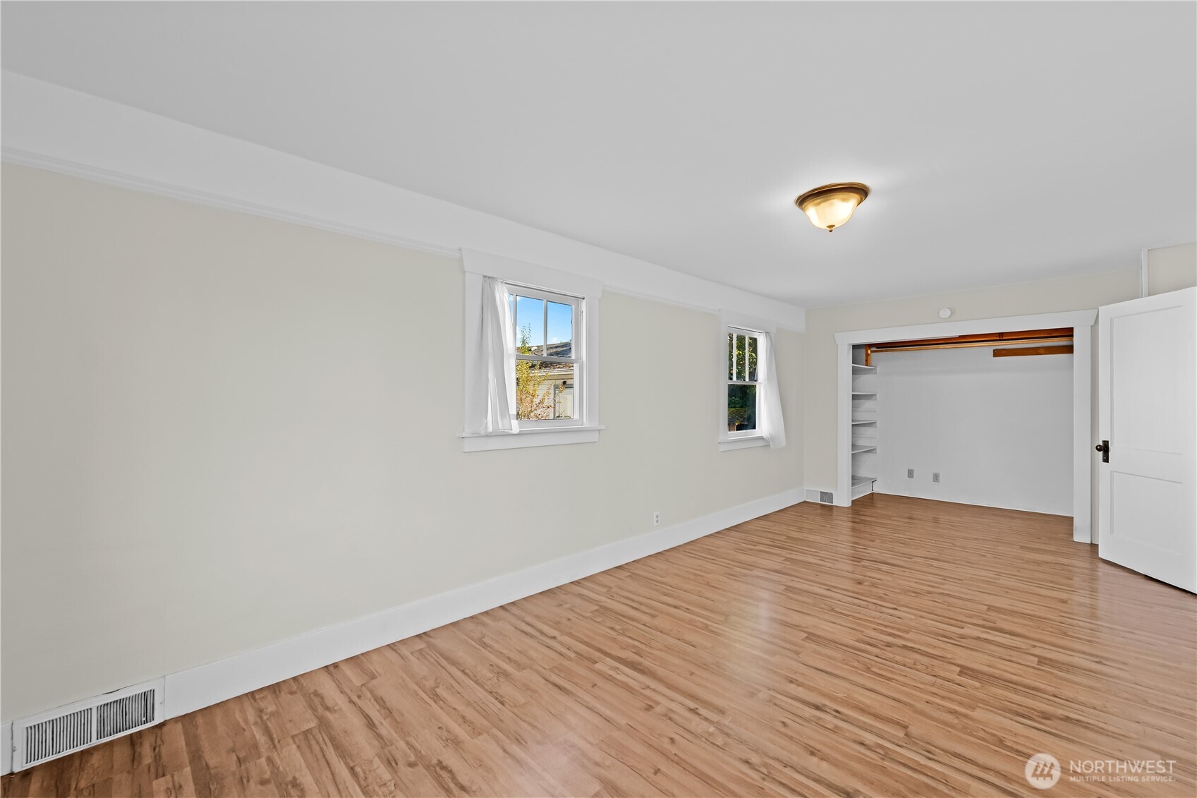 6401 S Clement Avenue Property Photo 24