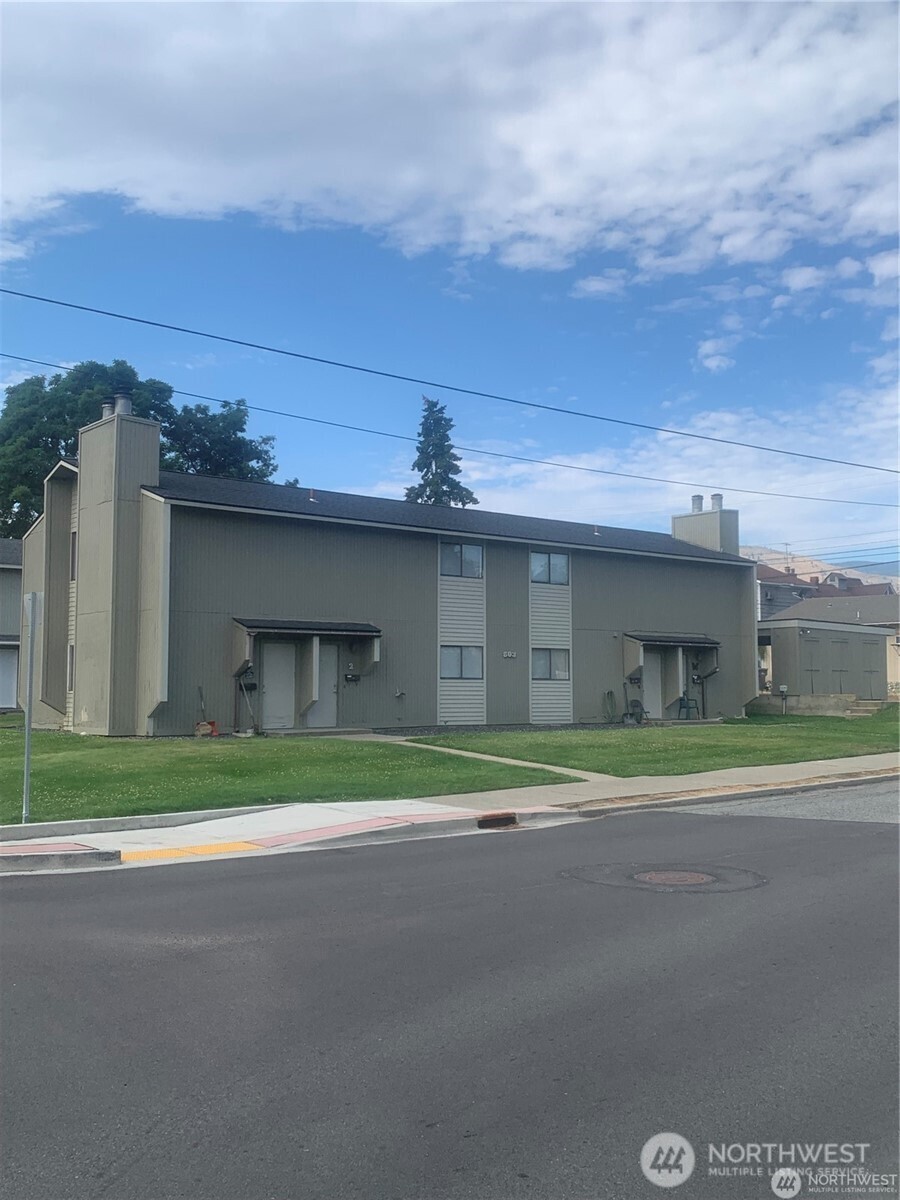 503 First Street Property Photo 1