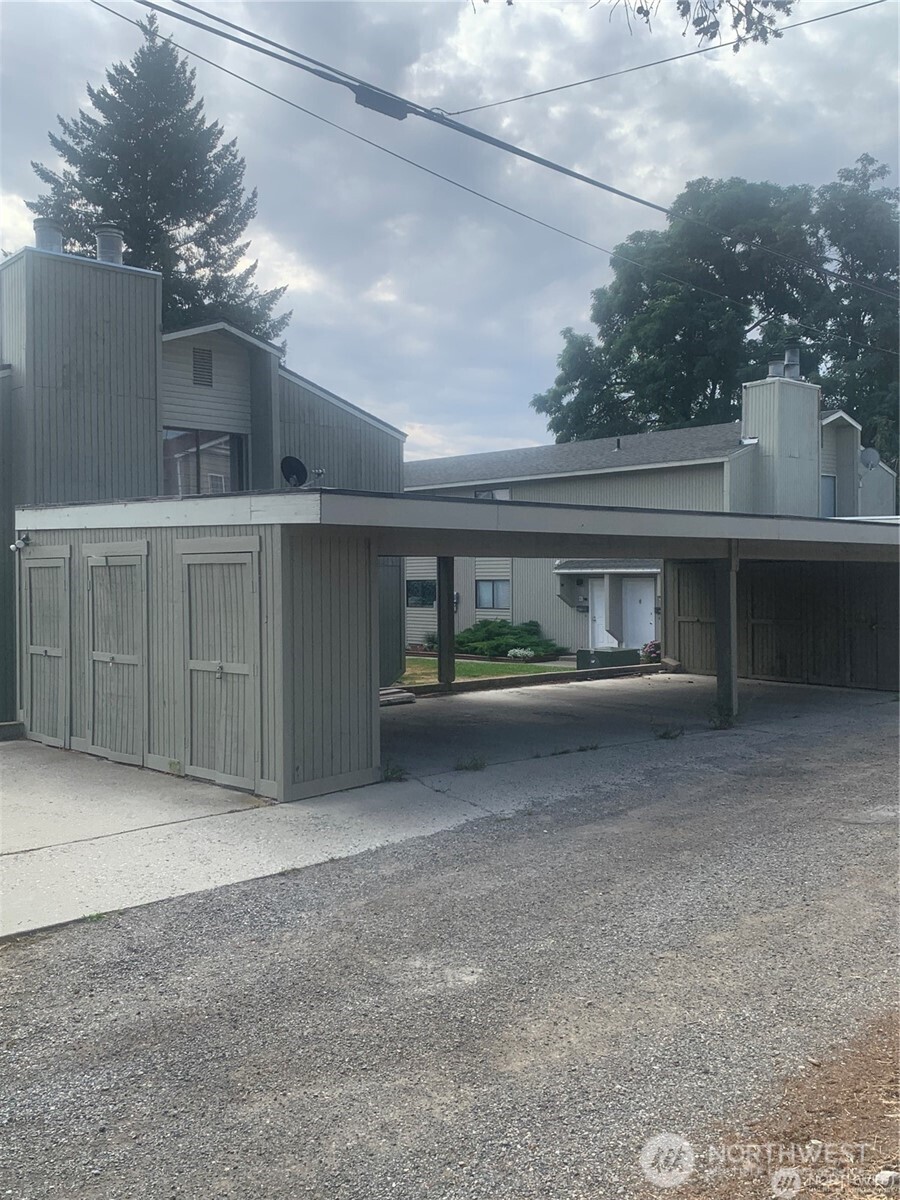 503 First Street Property Photo 2