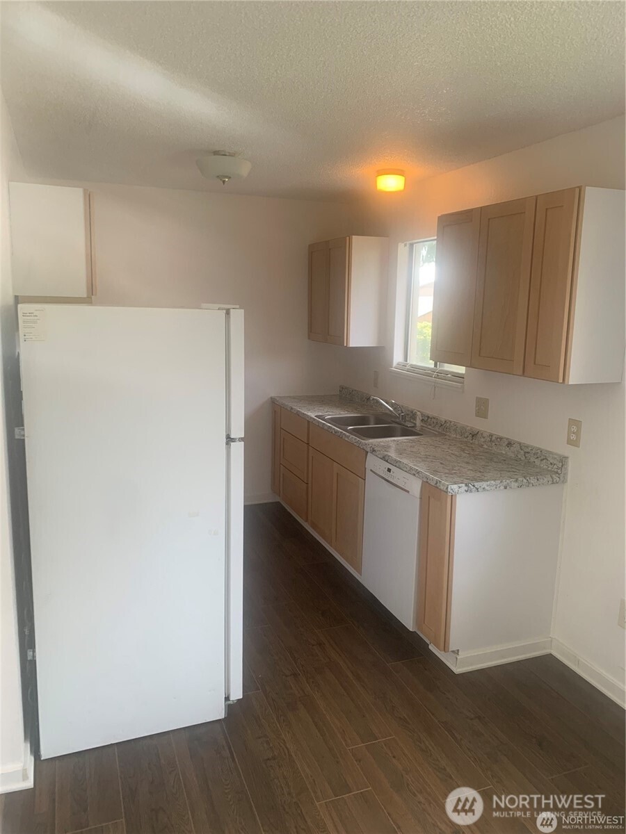 503 First Street Property Photo 5