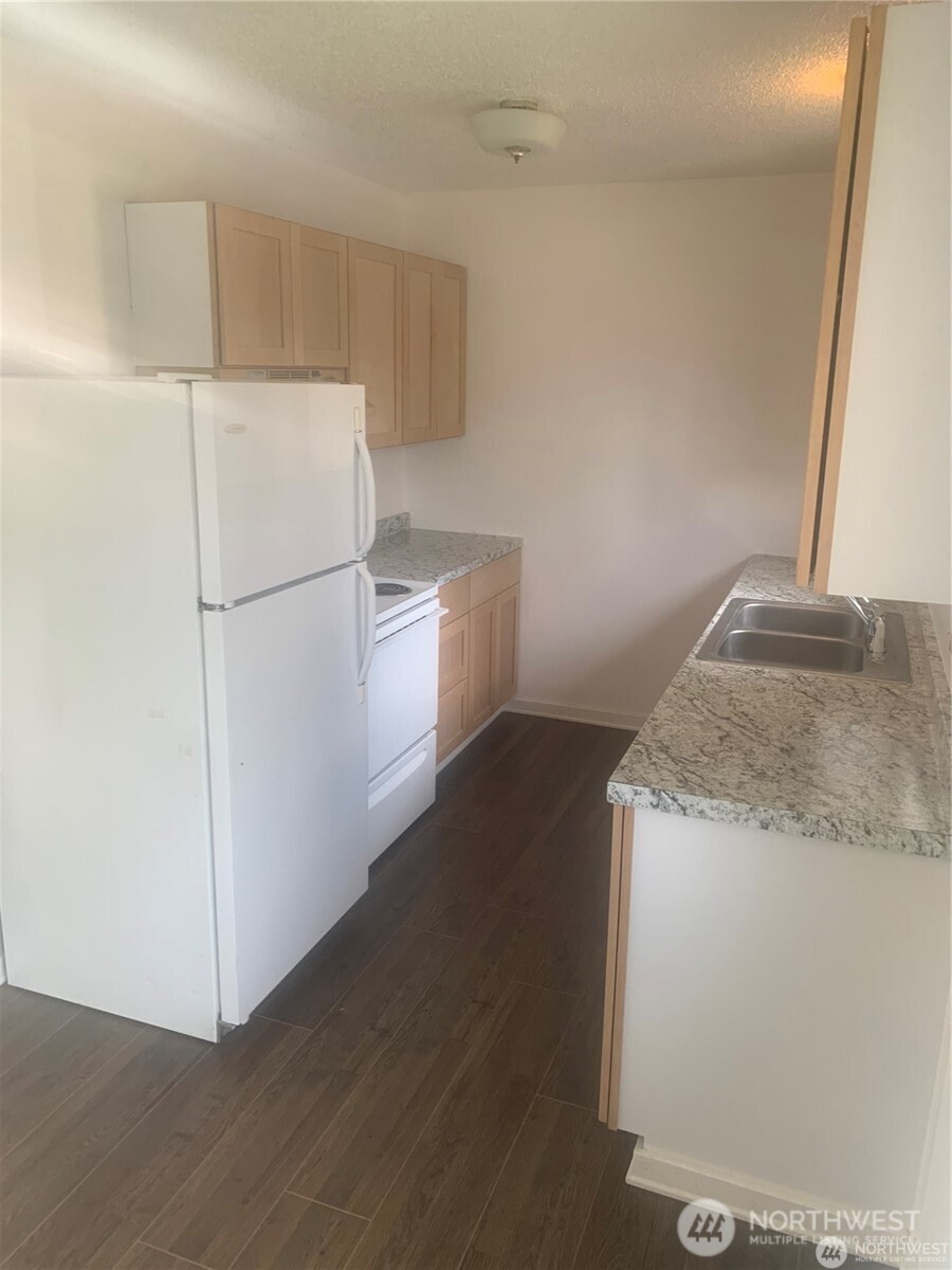 503 First Street Property Photo 6