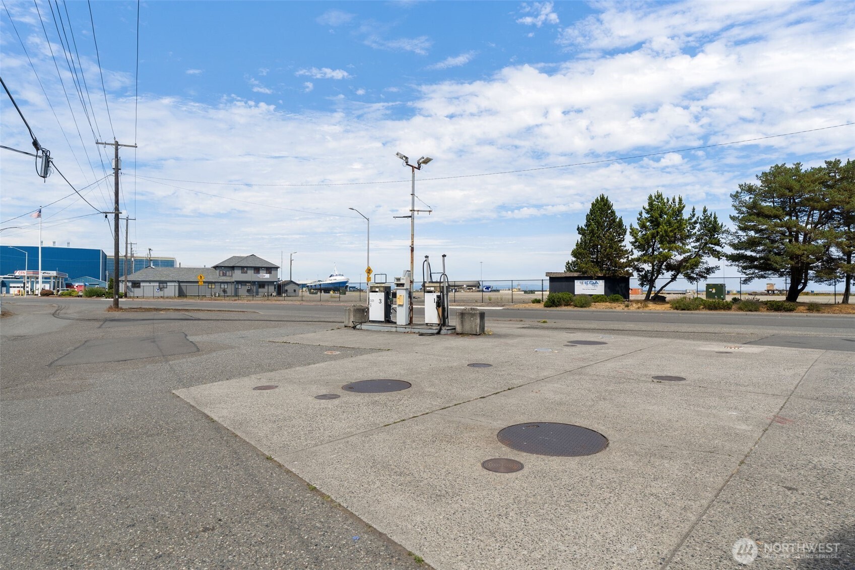 402 Marine Drive Property Photo 6