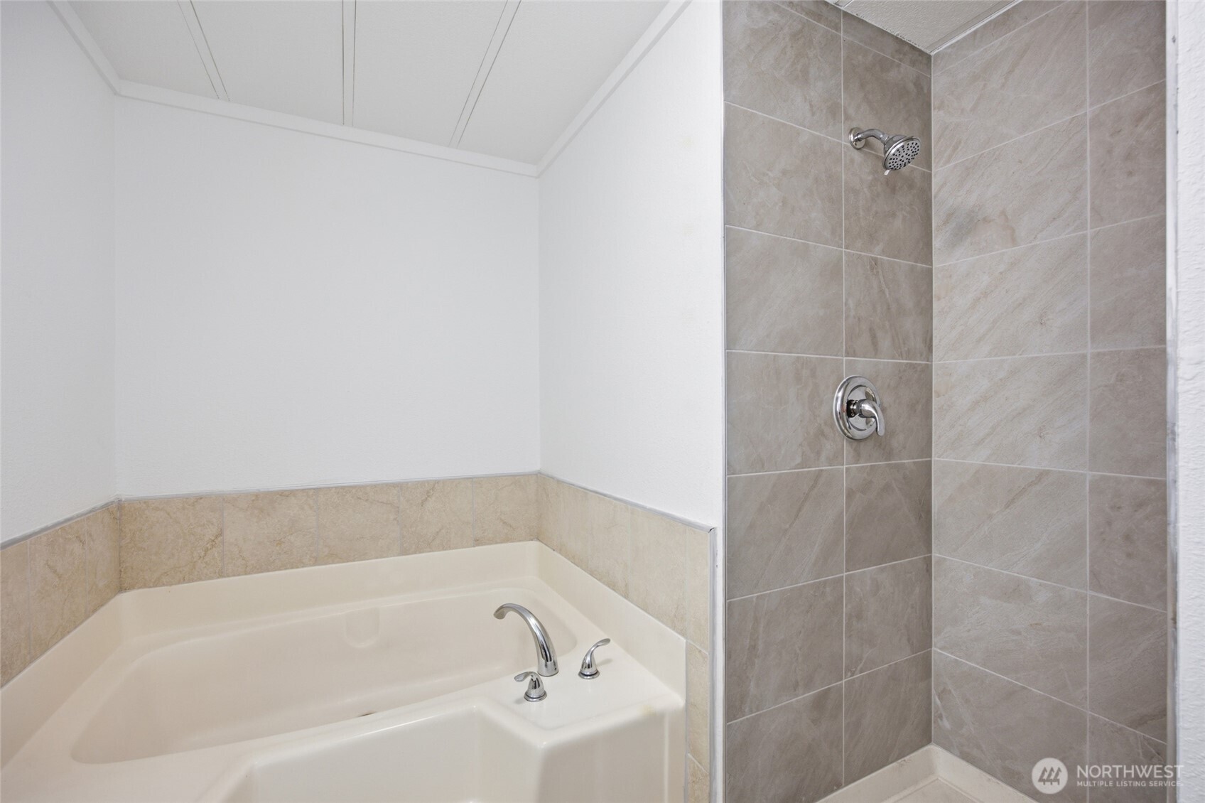 4816 Airway Drive 18 Property Photo 16