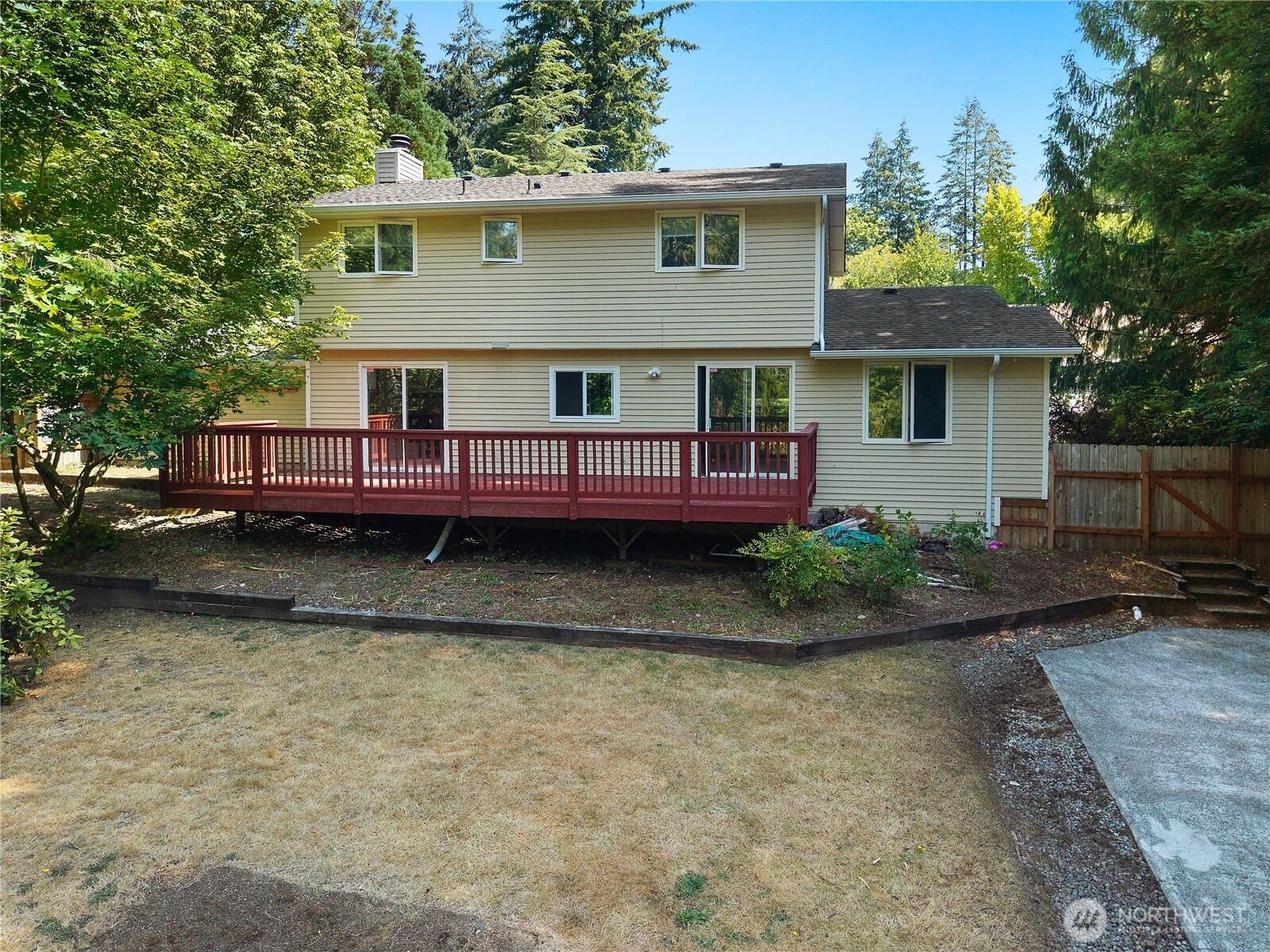 1732 Medallion Loop Property Photo 5