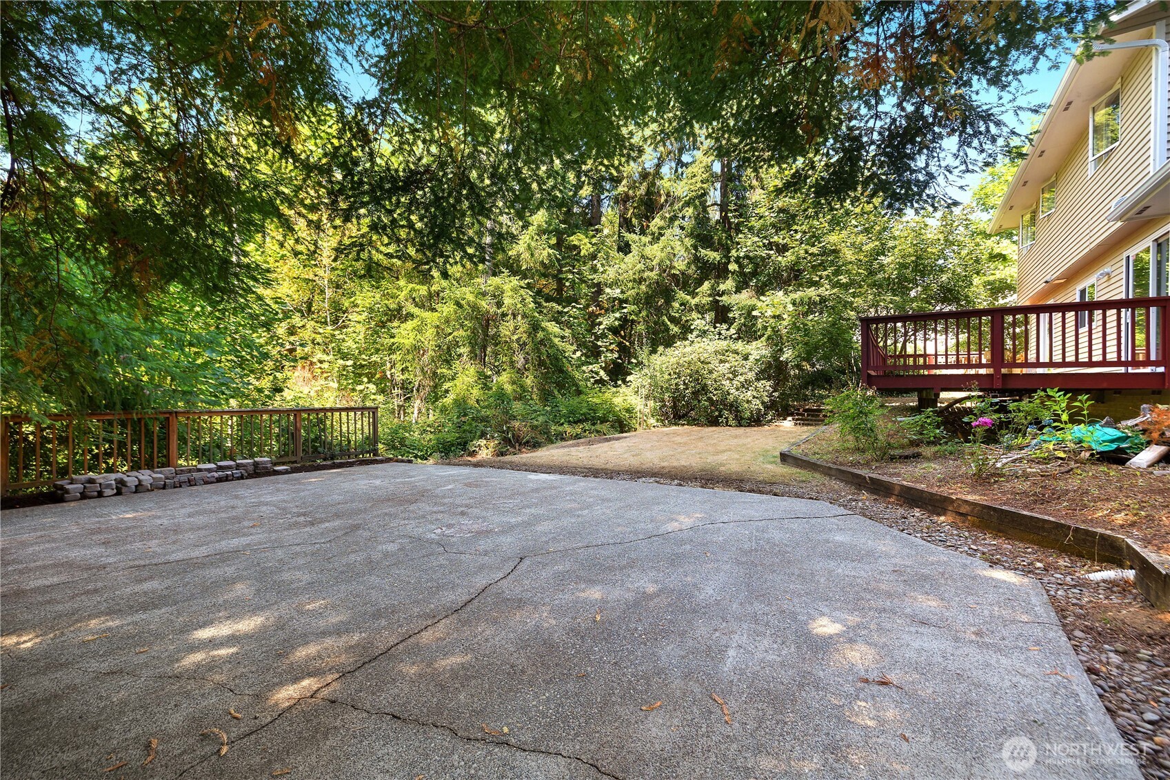 1732 Medallion Loop Property Photo 6