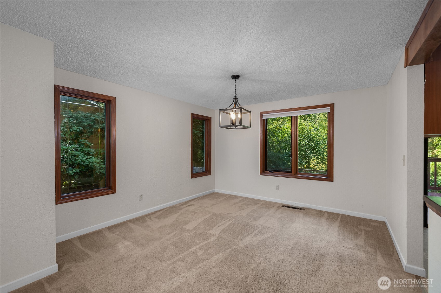 1732 Medallion Loop Property Photo 11