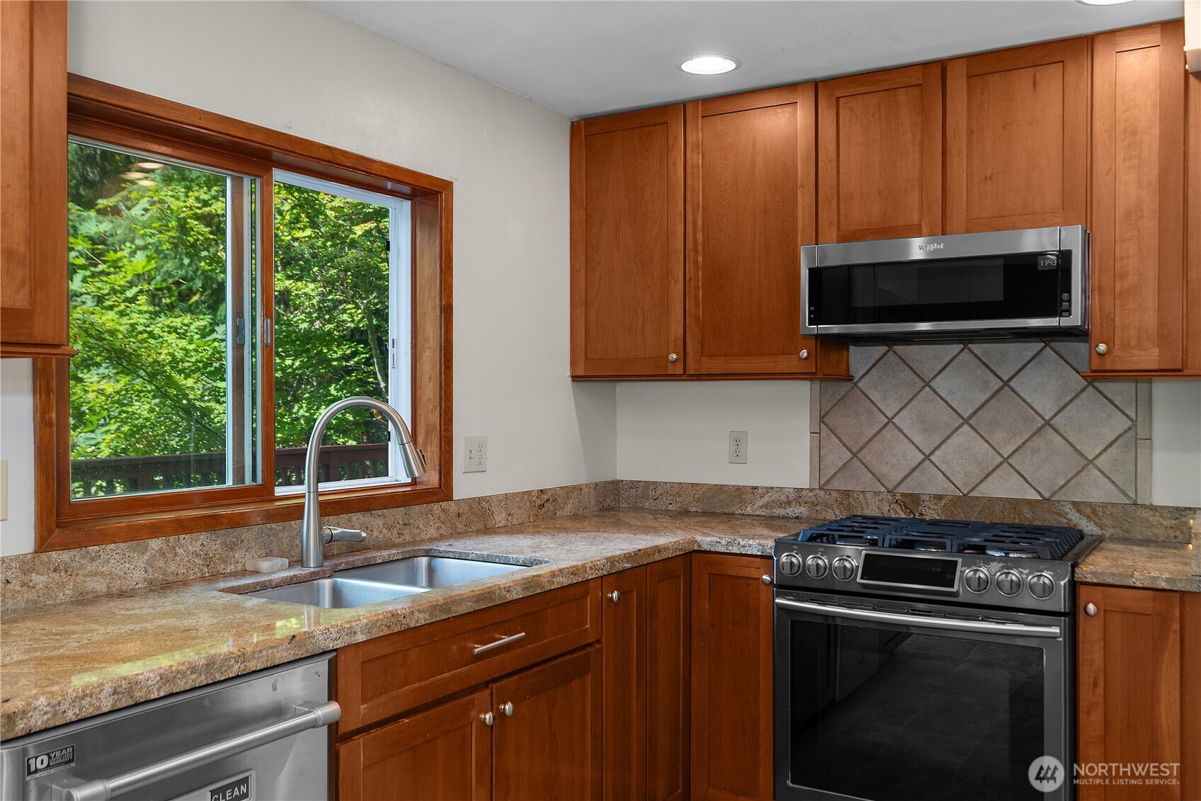 1732 Medallion Loop Property Photo 16