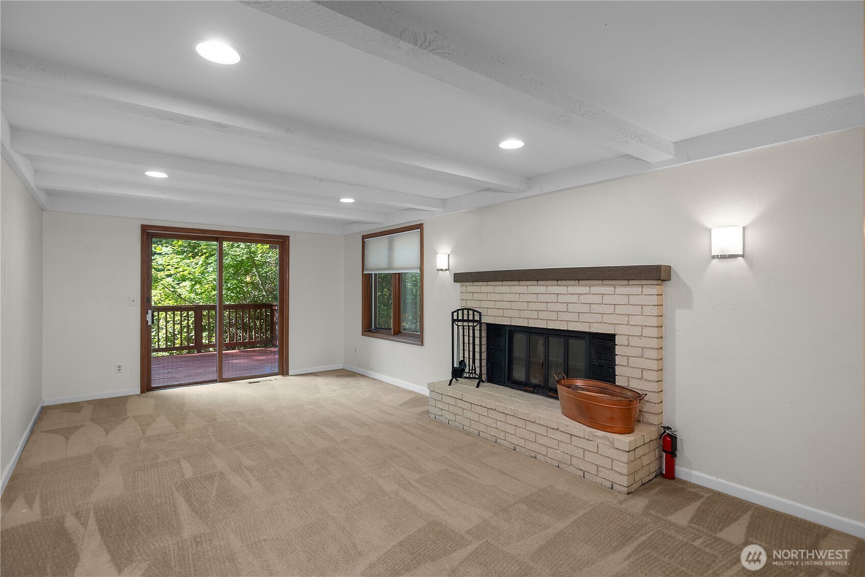 1732 Medallion Loop Property Photo 18