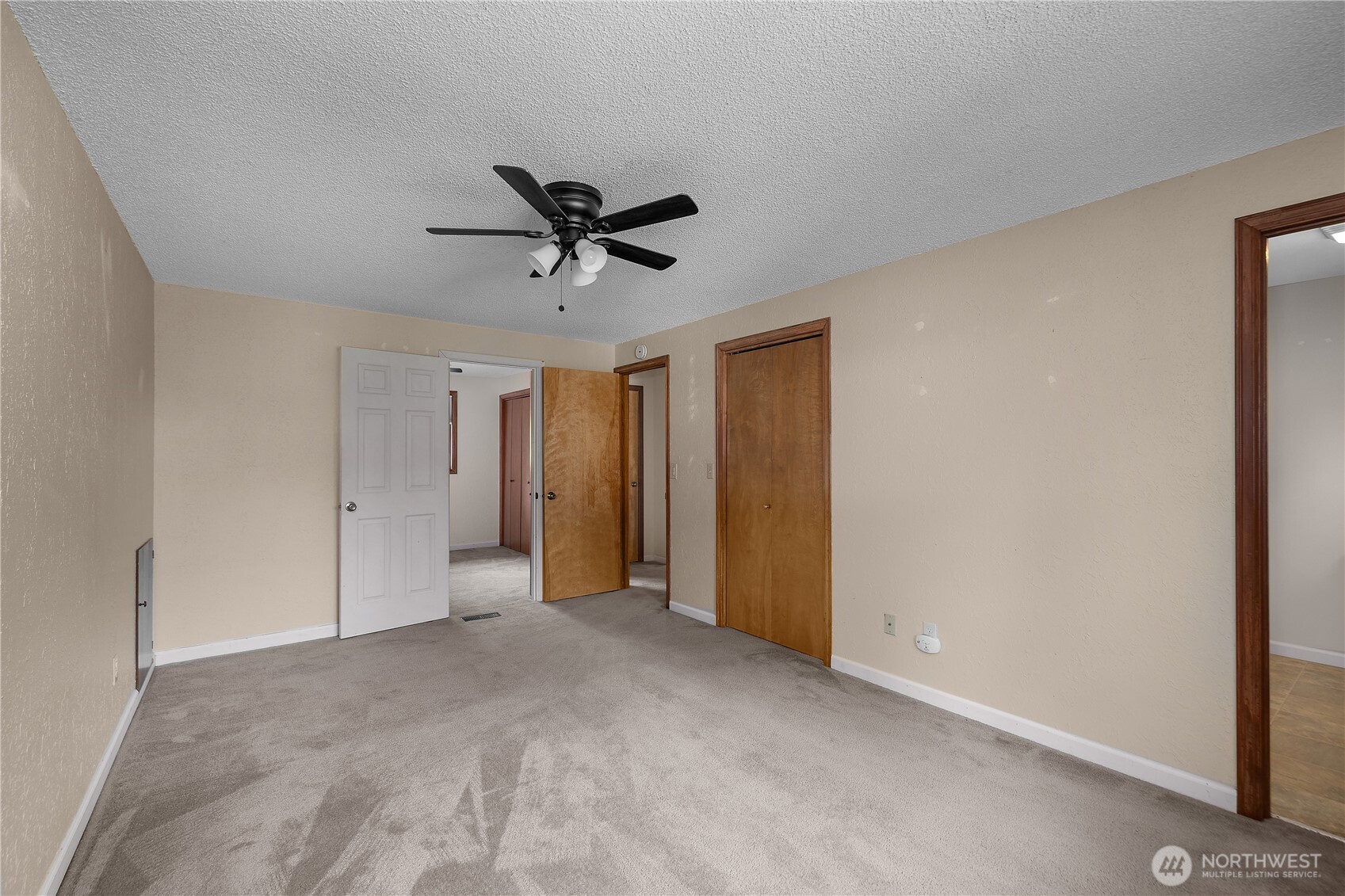1732 Medallion Loop Property Photo 31