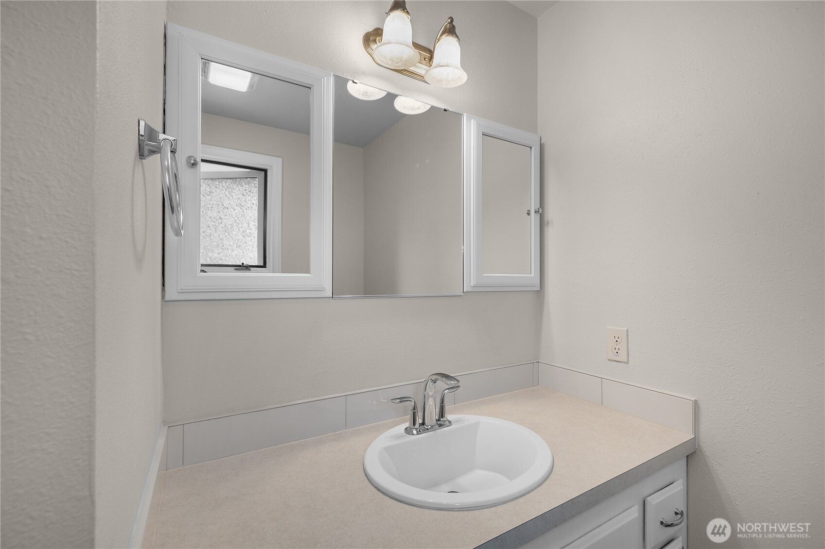 1732 Medallion Loop Property Photo 33