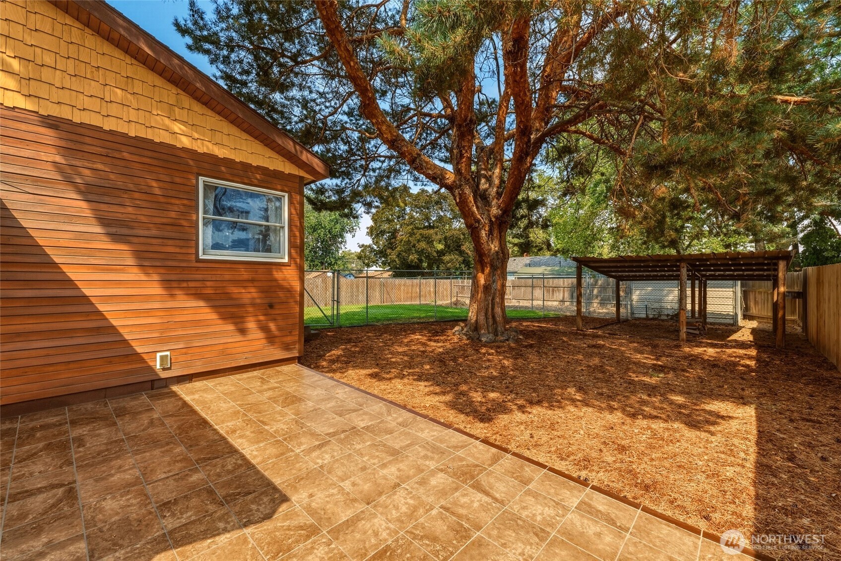 1707 J Street Property Photo 6