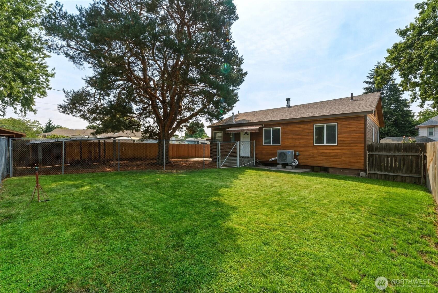 1707 J Street Property Photo 10