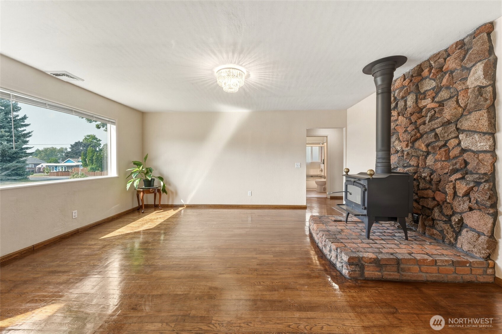 1707 J Street Property Photo 12