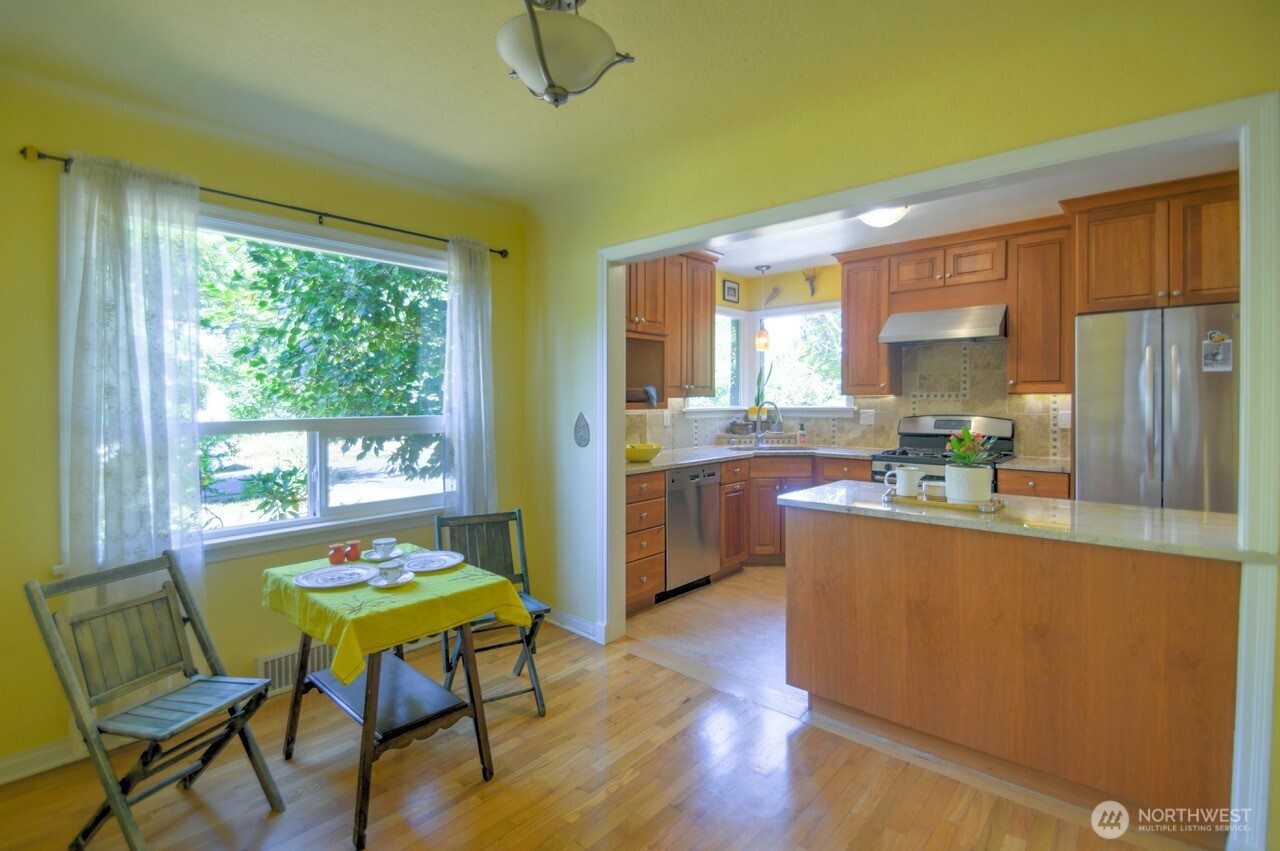 3216 Lorne Street Property Photo 4