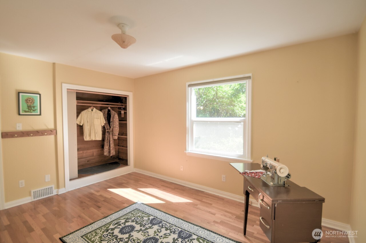3216 Lorne Street Property Photo 6