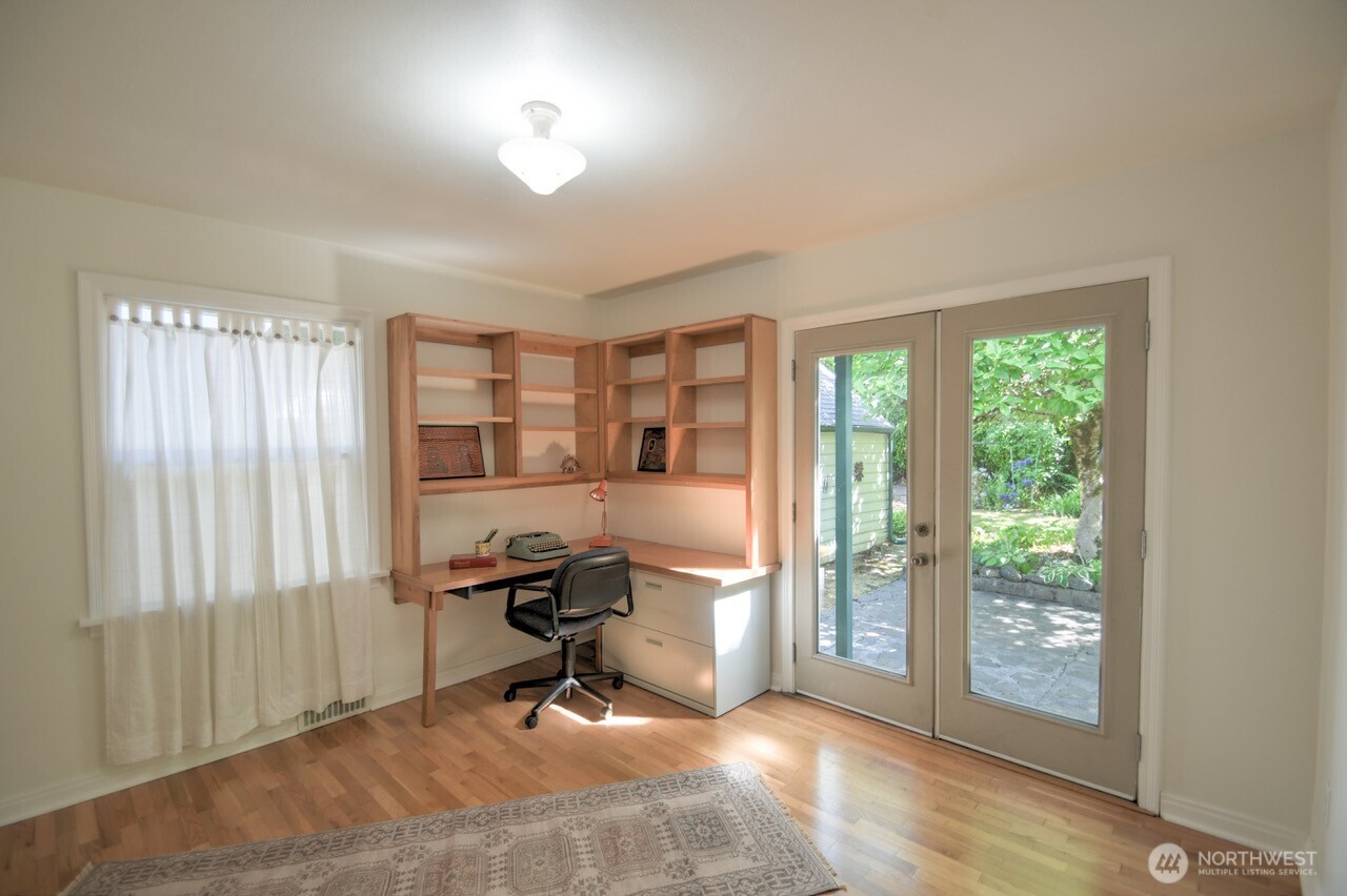 3216 Lorne Street Property Photo 8
