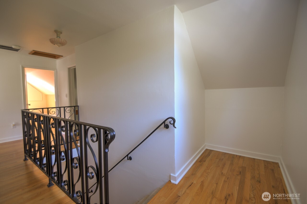 3216 Lorne Street Property Photo 9