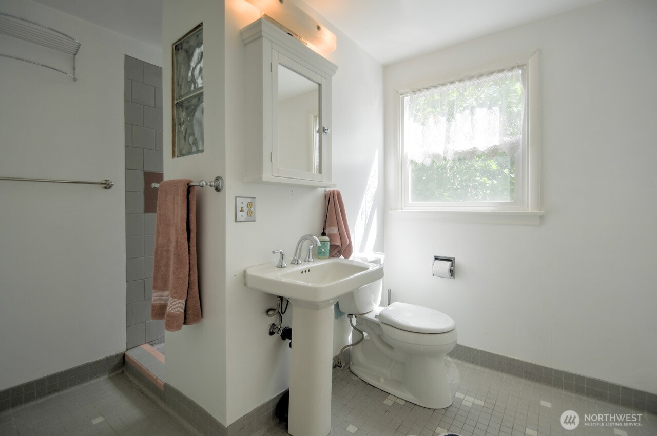 3216 Lorne Street Property Photo 14
