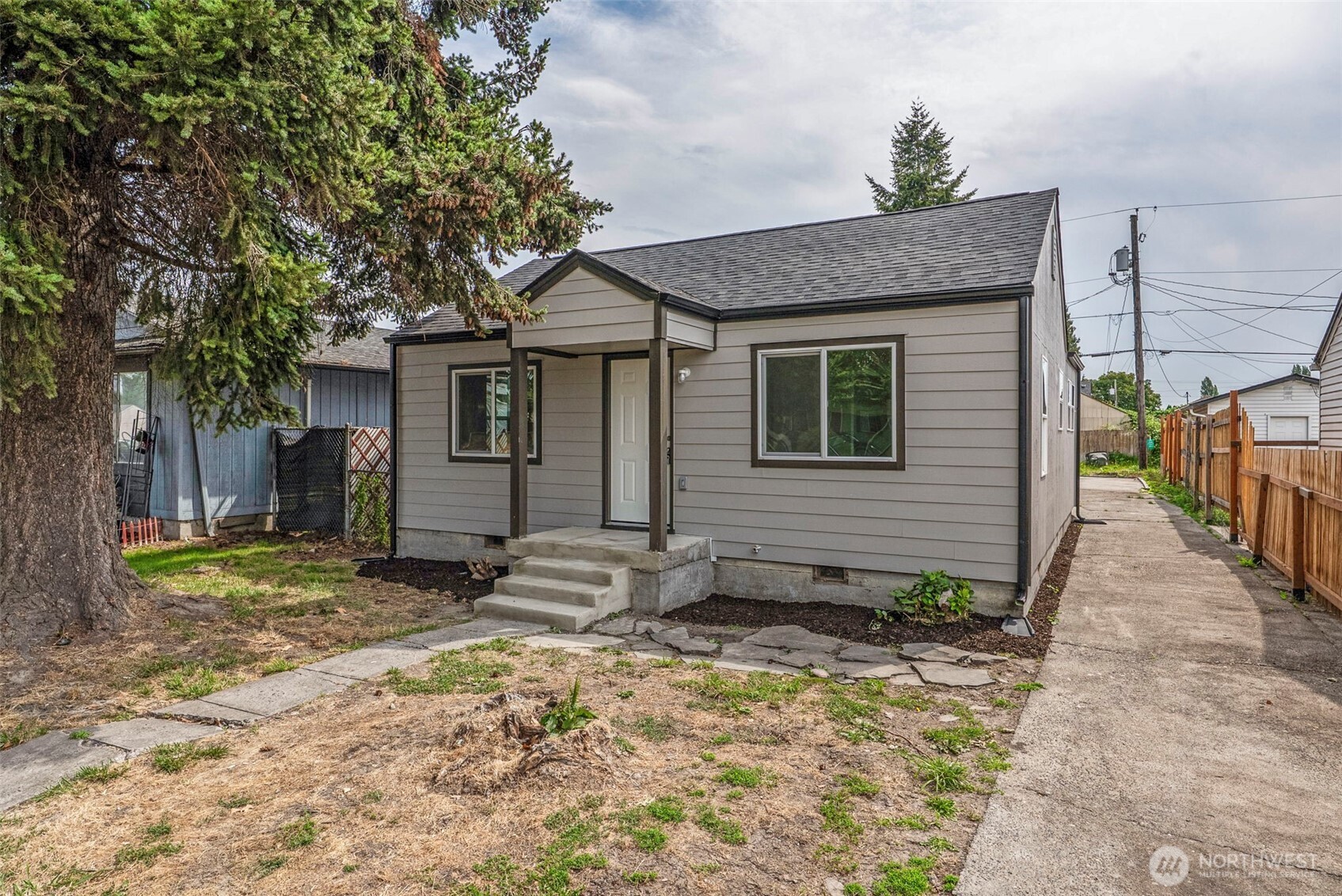 256 28th Avenue Property Photo 3