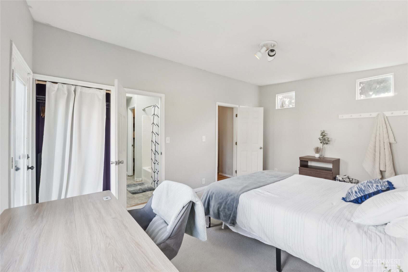 1110 S Bennett Street Property Photo 19