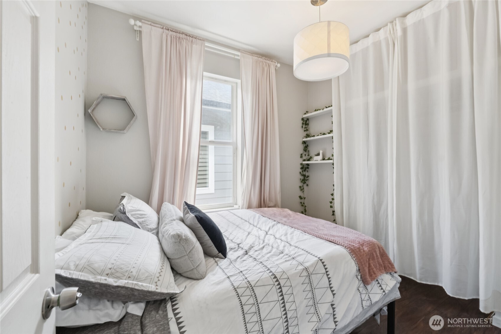 1110 S Bennett Street Property Photo 25