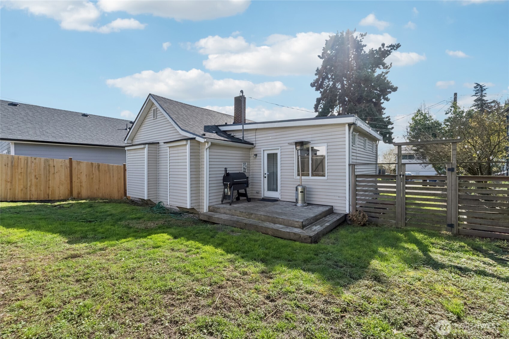 1110 S Bennett Street Property Photo 29