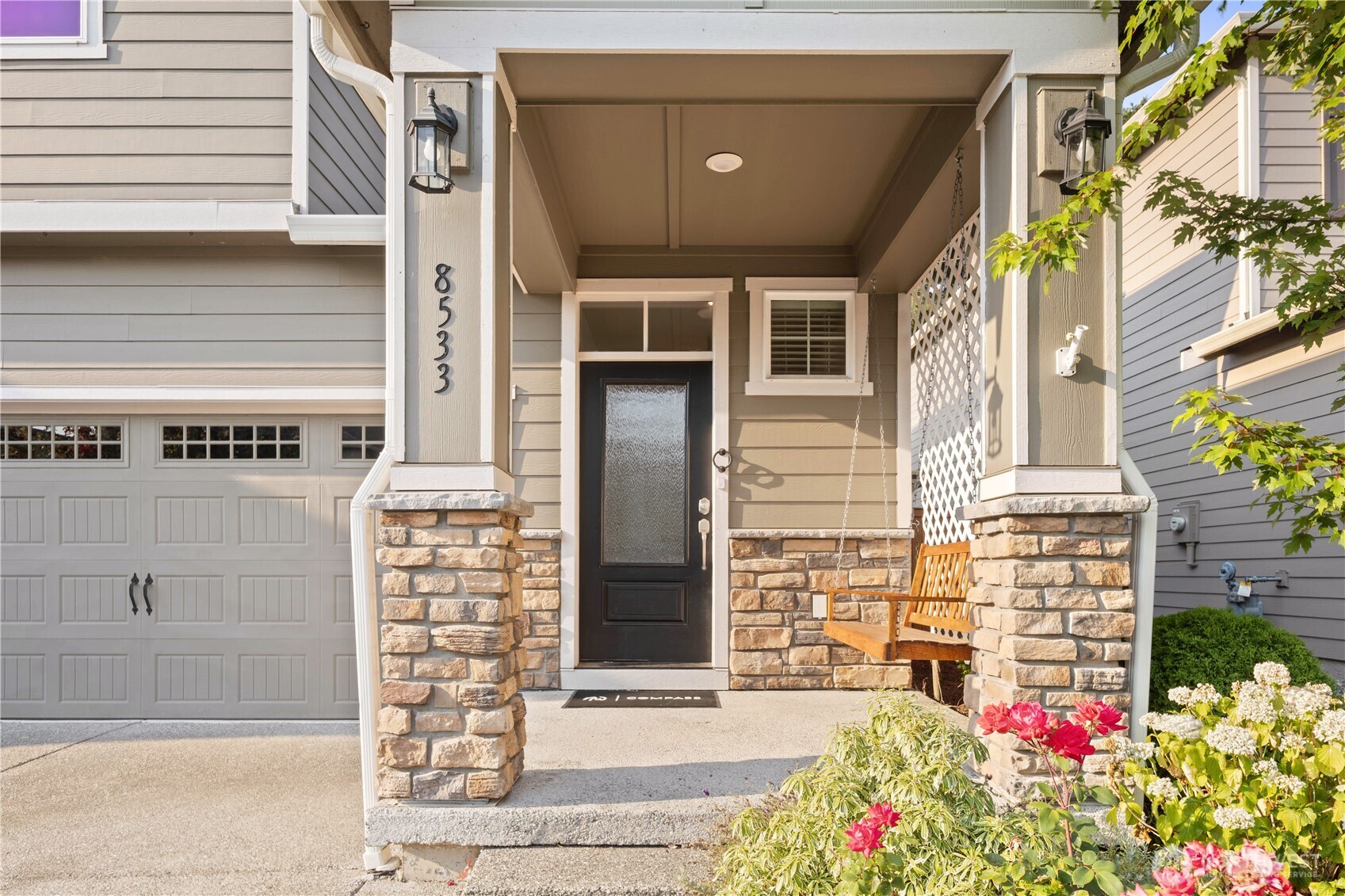 8533 55th Place Property Photo 4
