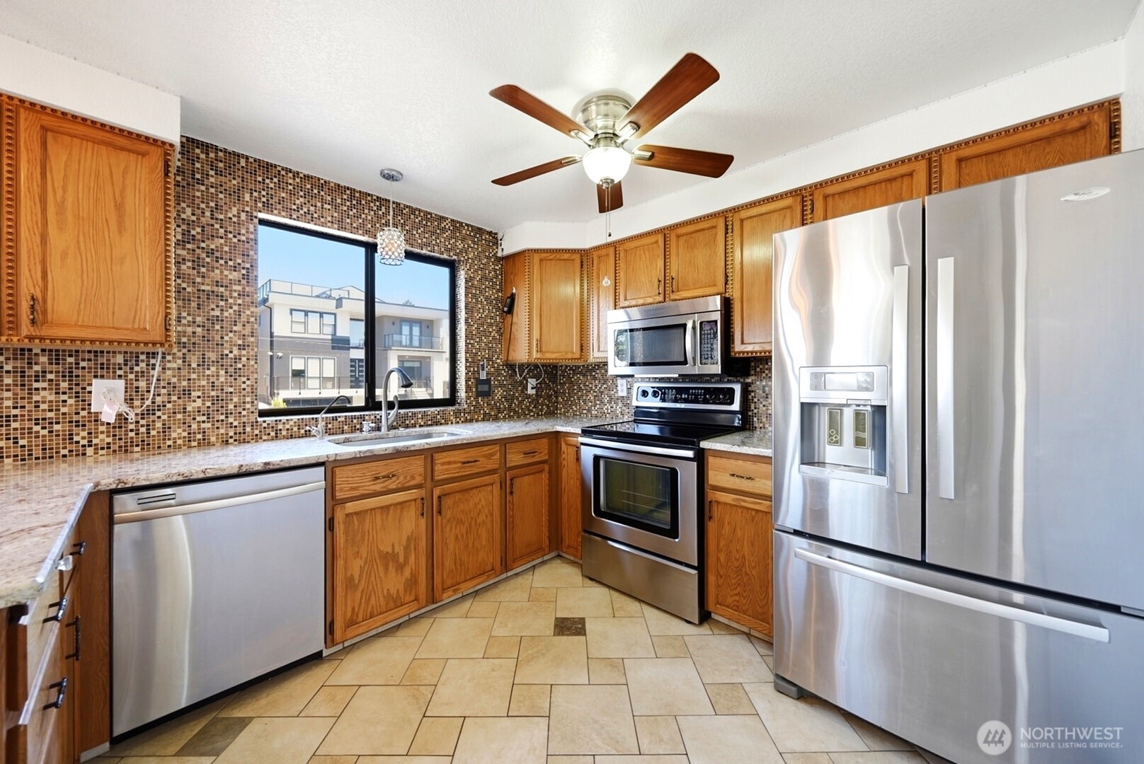1011 N 28th Place Property Photo 11