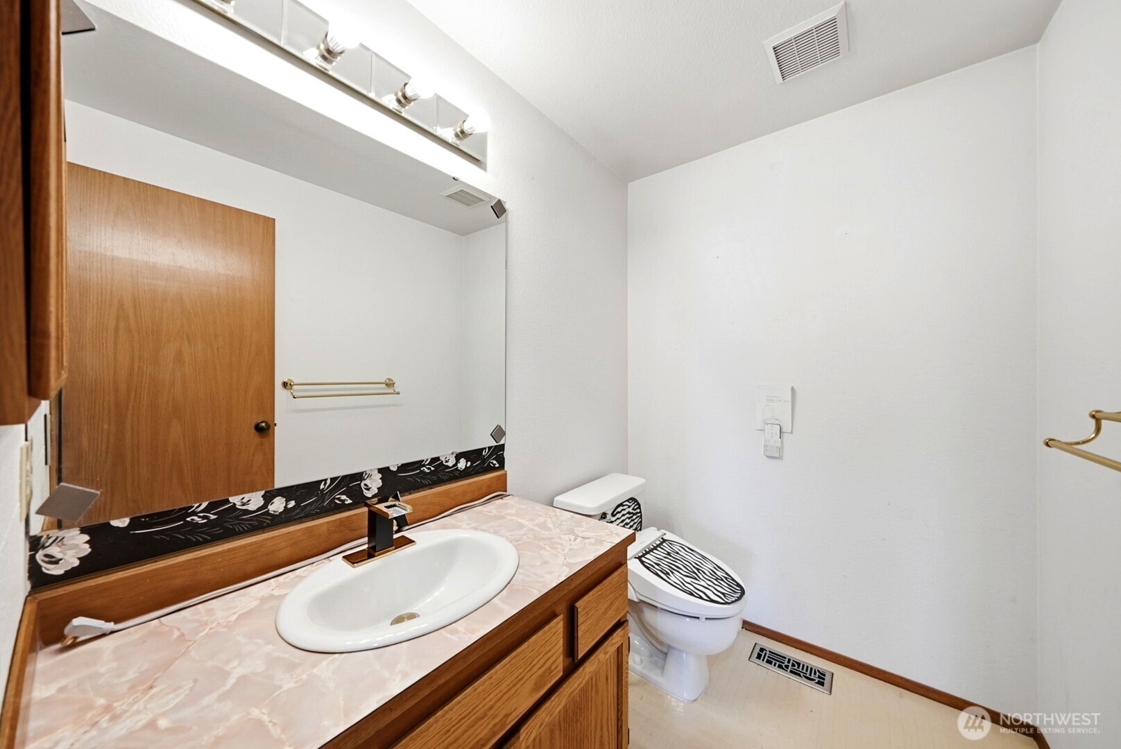 1011 N 28th Place Property Photo 14