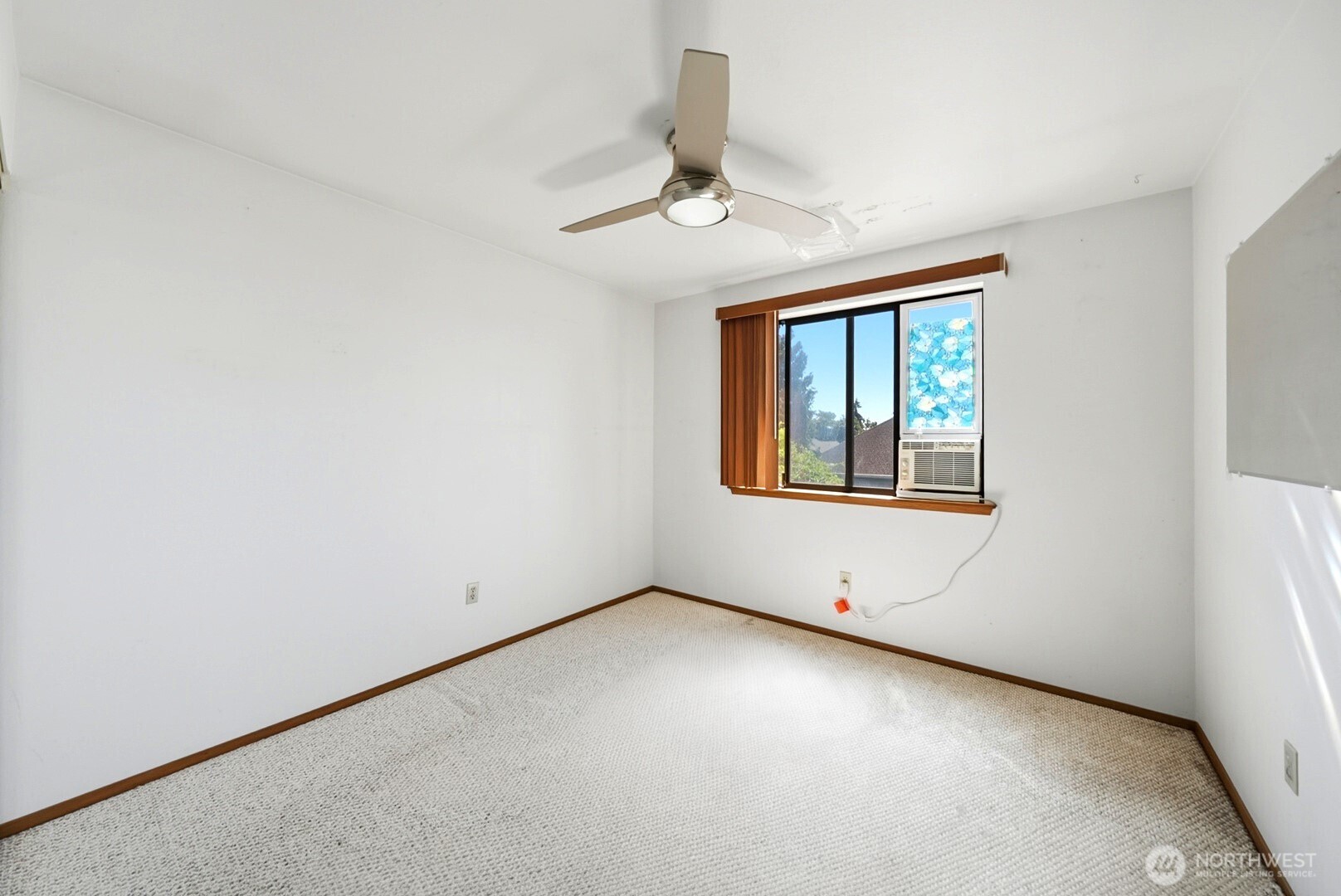 1011 N 28th Place Property Photo 15