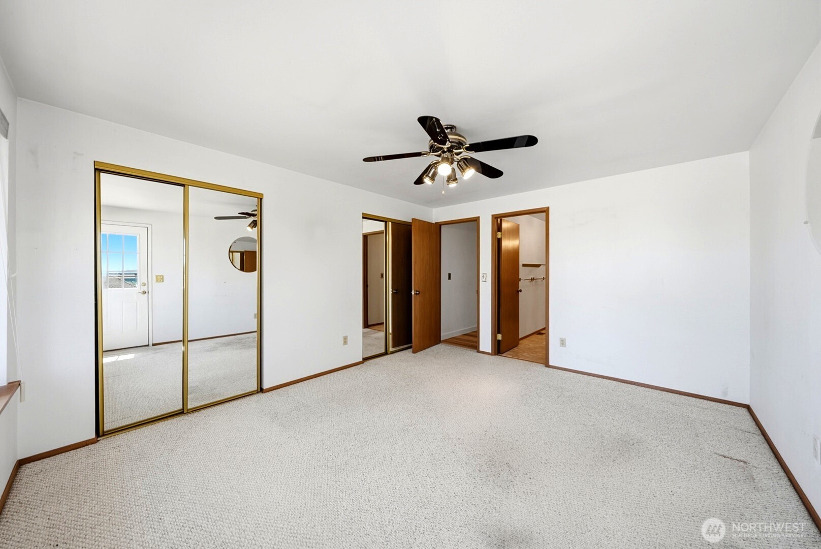 1011 N 28th Place Property Photo 17