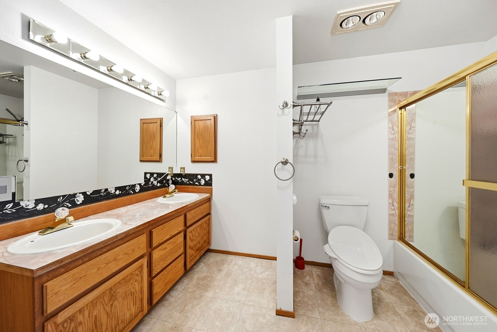 1011 N 28th Place Property Photo 19