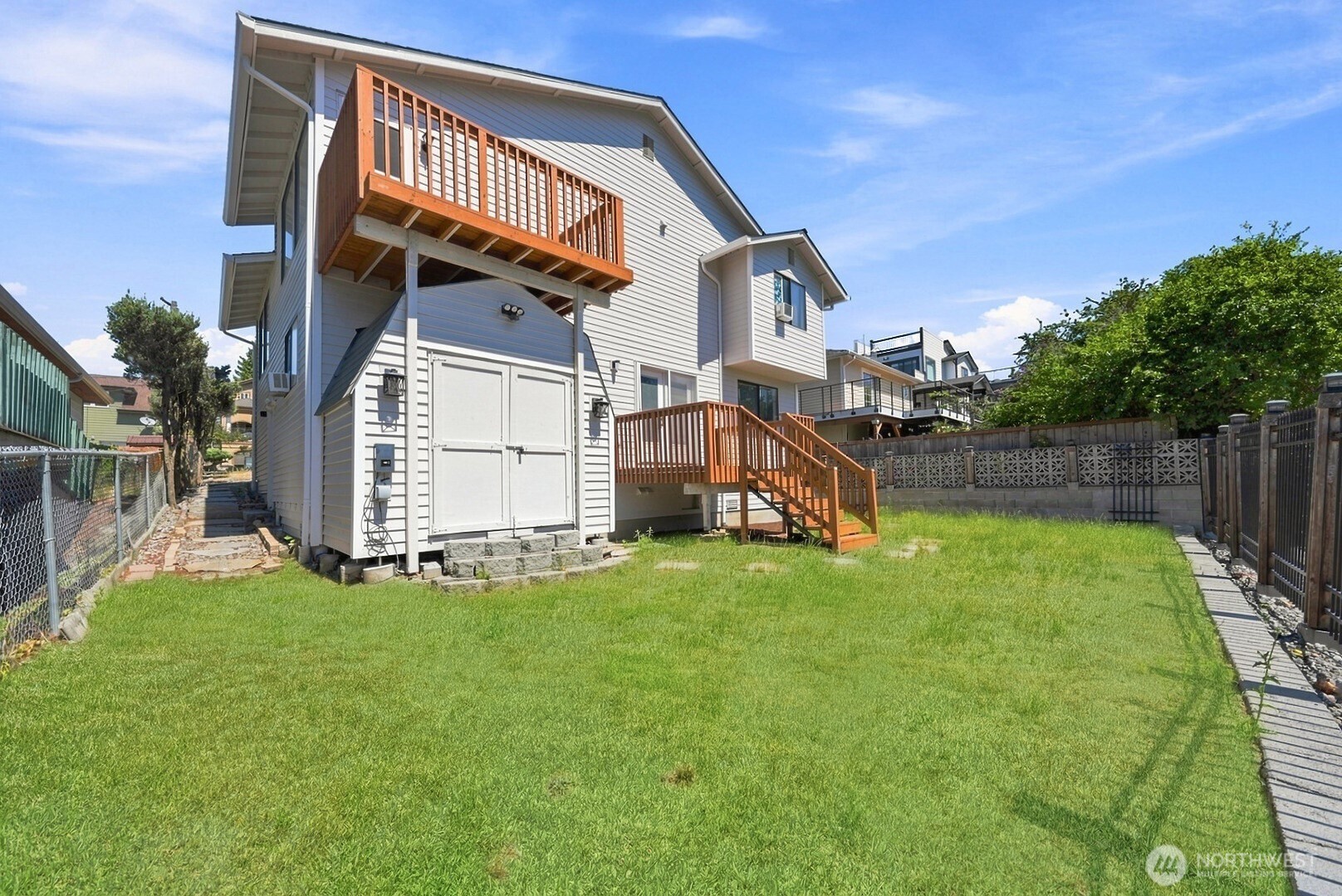 1011 N 28th Place Property Photo 30