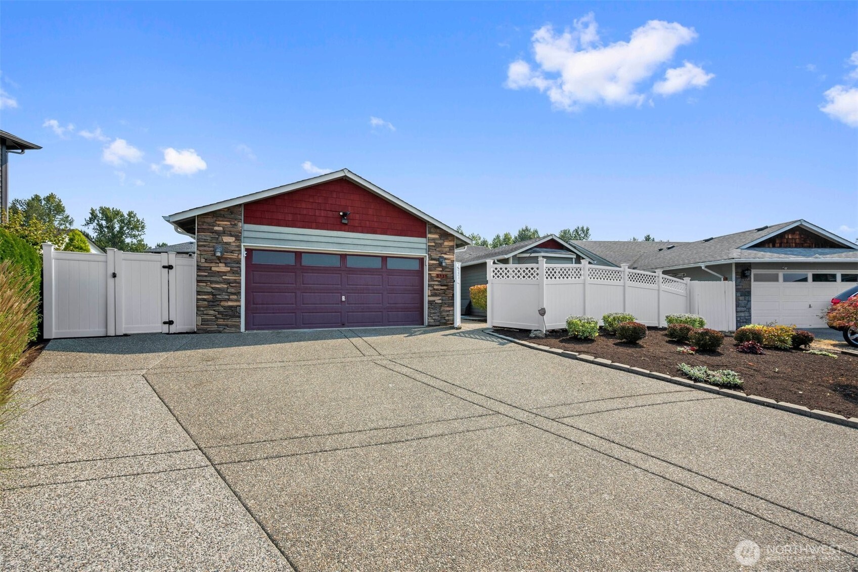 3331 65th Drive Property Photo 3