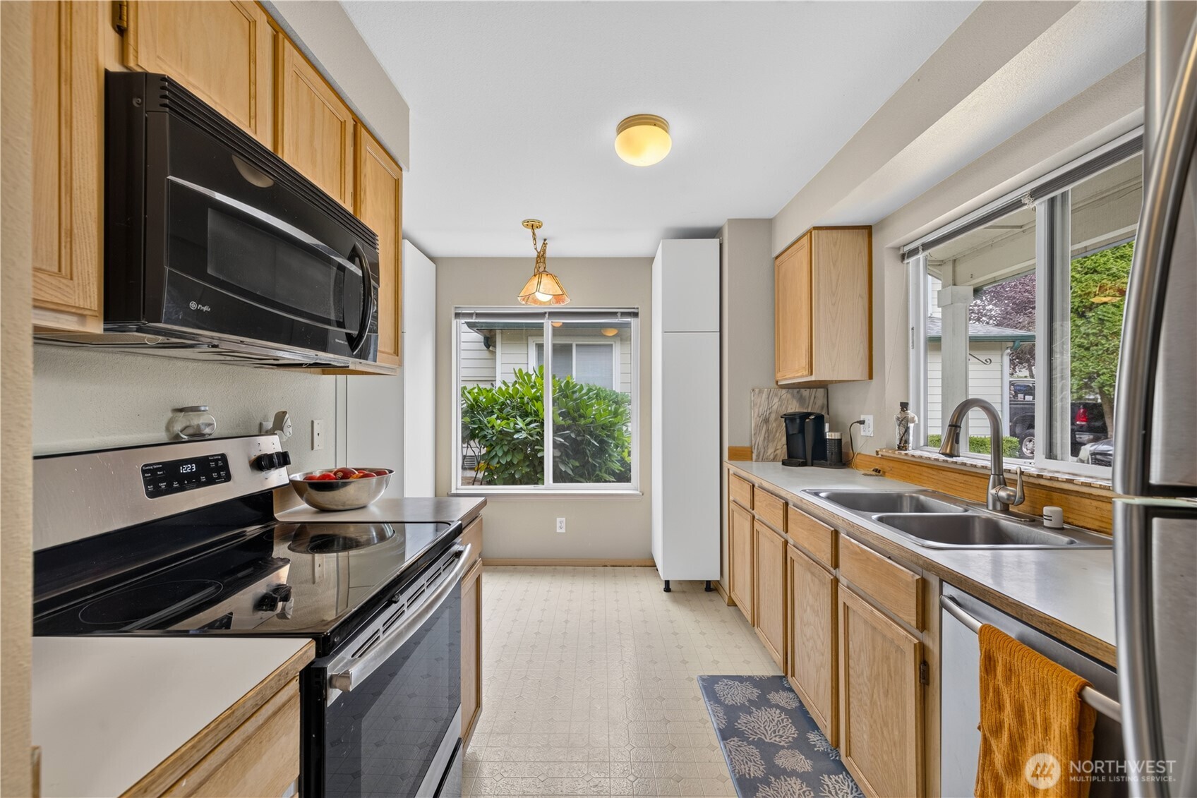 1131 115th Street M4 Property Photo 11