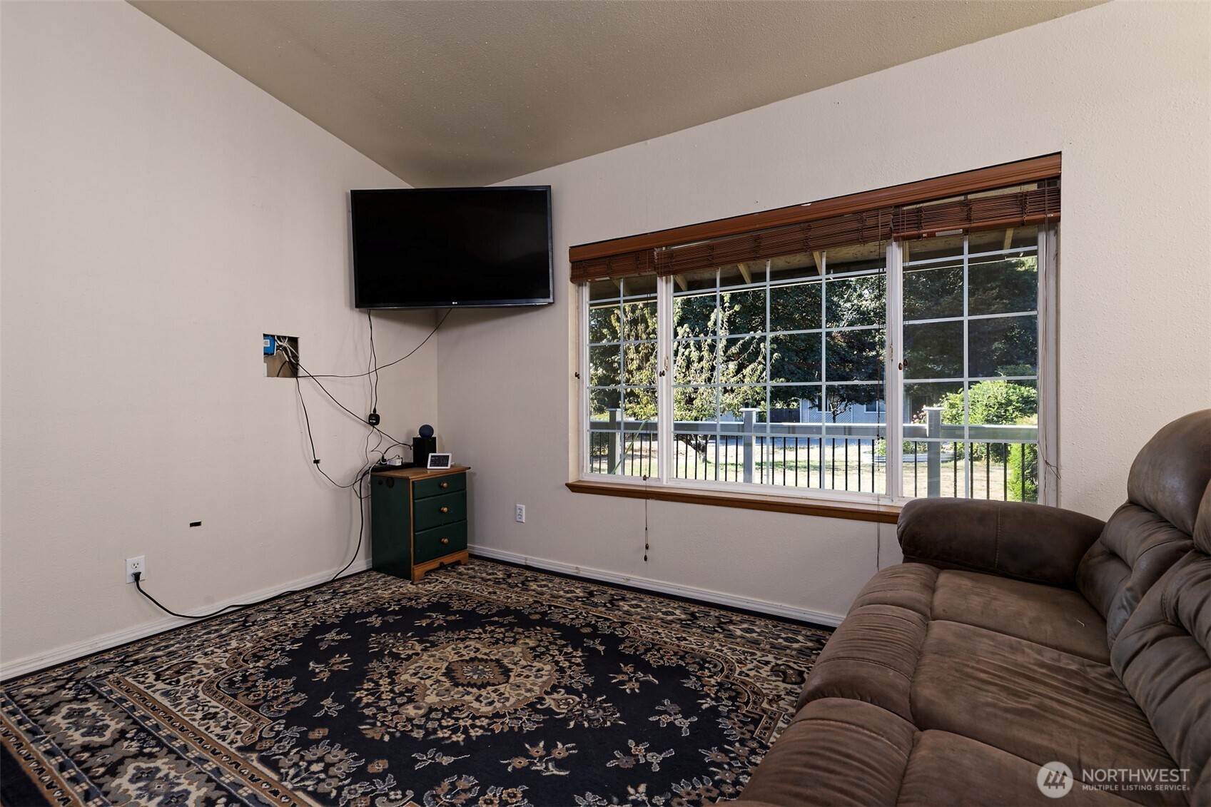 60 Ne Riverhill Lane Property Photo 8