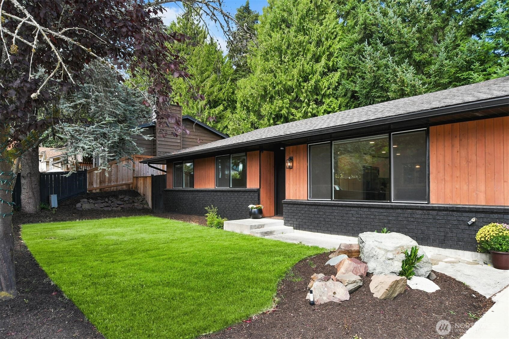 4221 108th Street Property Photo 2