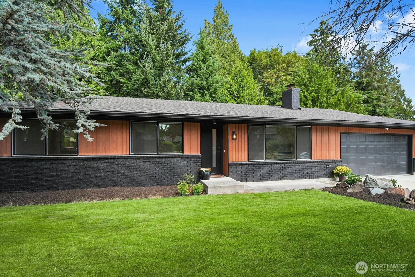 4221 108th Street Property Photo 3