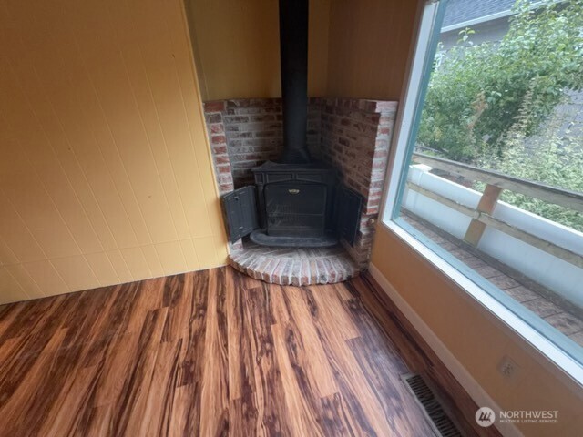 1611 Oakes Avenue Property Photo 3