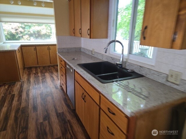 1611 Oakes Avenue Property Photo 6