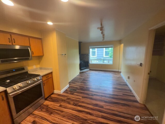 1611 Oakes Avenue Property Photo 7