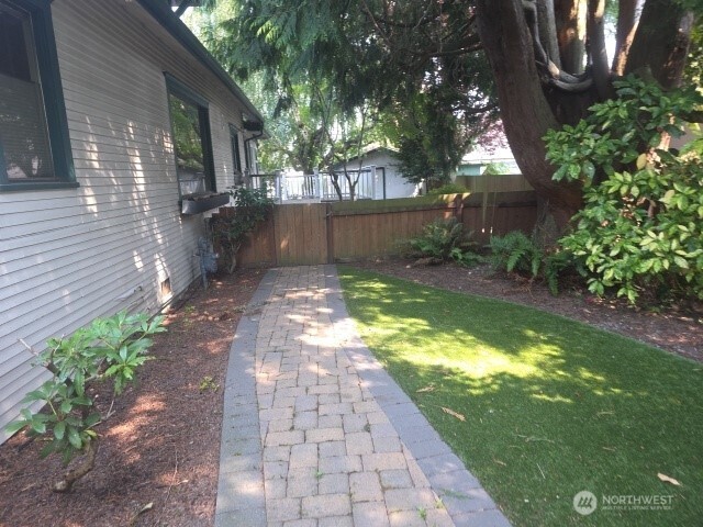 1611 Oakes Avenue Property Photo 14